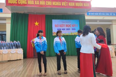 TRƯỜNG THCS EA TUL TỔ CHỨC SƠ KẾT HỌC KỲ I NĂM HỌC 2025–2026